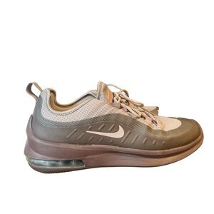 Women’s Nike Air Max Sneakers Size 10